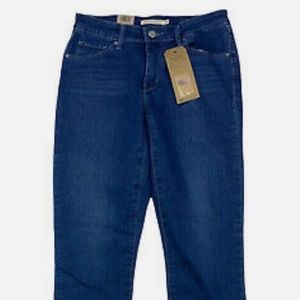 NWT Levi Classic Midrise Skinny Jeans